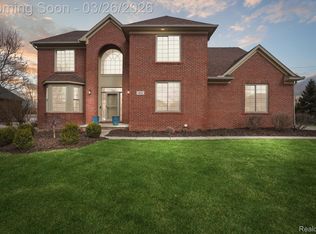 454 E Canford Park, Canton, MI