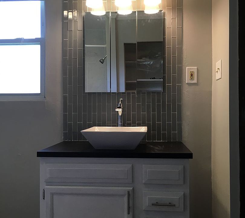 1st image of 702 Fairview Ave