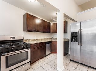2120 W Grand Ave #4, Chicago, IL 60612