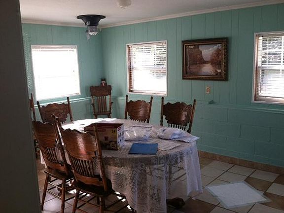 5th image of 451 Elmwood Ln