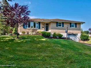 517 Fairview Pkwy, Mountain Top, PA