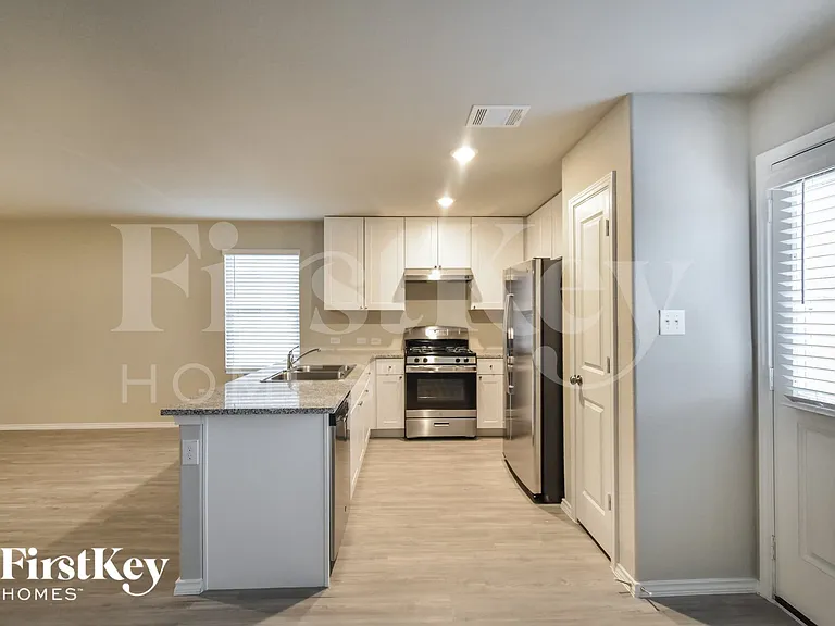 10522 De Gonzalo Way — Photo 7