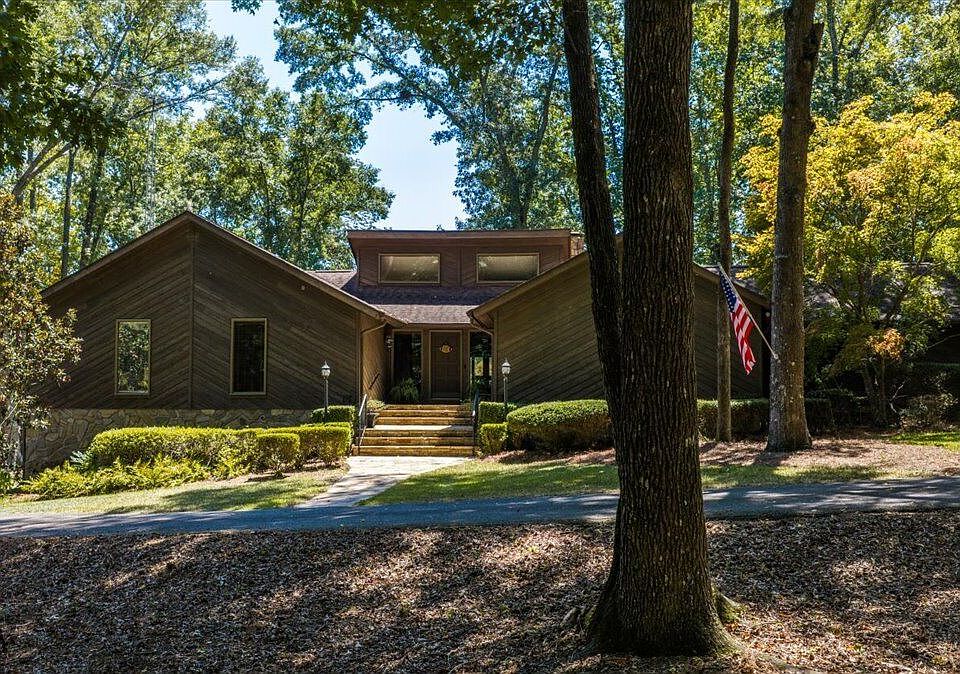 1st image of 7576 Lake Wood Dr