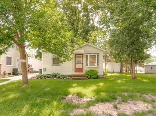 1039 Evergreen Ave, Waterloo, IA 50701