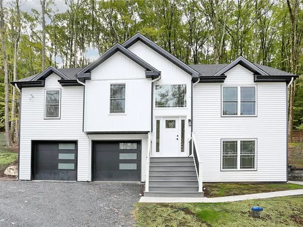 1097 Route 211 W, Middletown, NY 10940