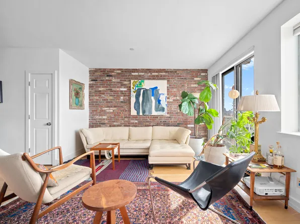 195 Spencer Street image 1 of 7