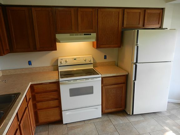 3rd image of 3337 Royal St