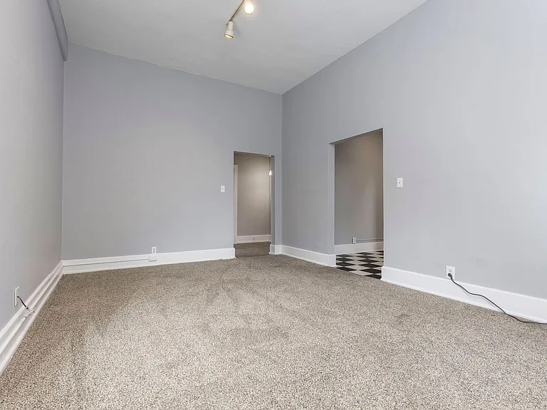 222 W Magnolia Ave — Photo 8