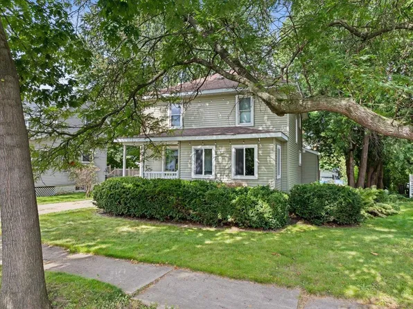 910 South CEDAR AVENUE, Marshfield, WI 54449