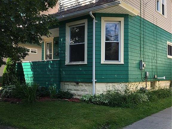 2nd image of 112 Thacher St