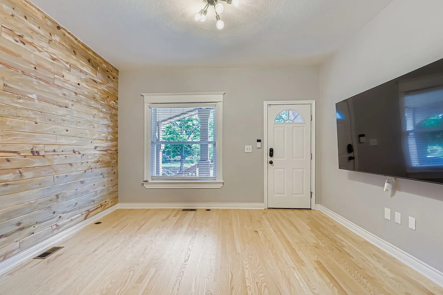 2 bed, 1419 sqft, $3,500 — Photo 4