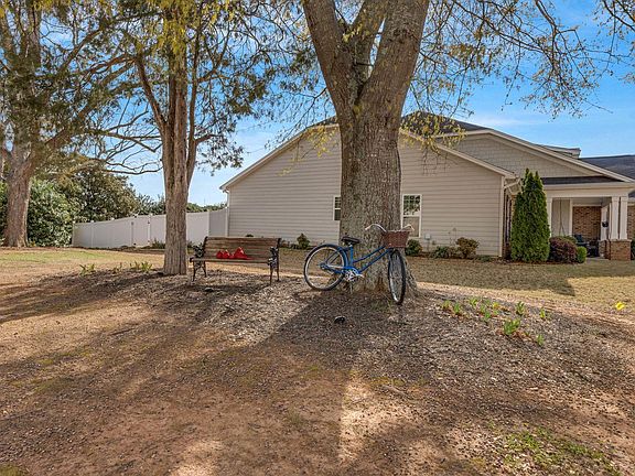 5th image of 401 Chillingham Ct