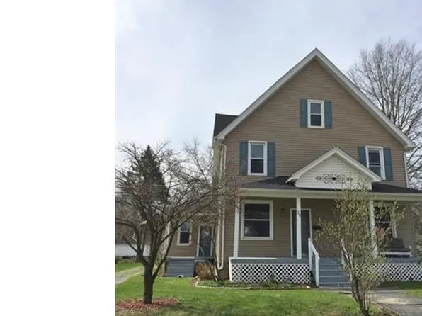 39 Duquesne St, Columbiana, OH 44408