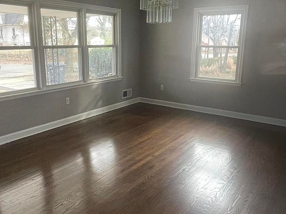 3rd image of 2914 Olive Ave NW