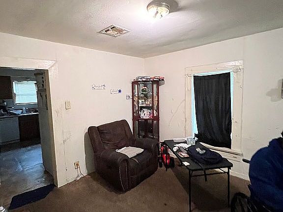4th image of 1195 Oregon Ave