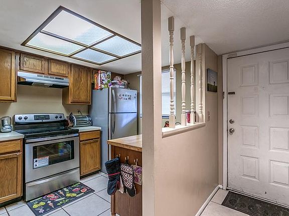 3rd image of 7870 Niagara Ave #608