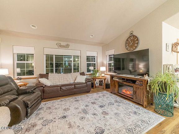 4th image of 35968 Dayspring St