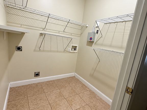 4th image of 4003 Sterling Ct