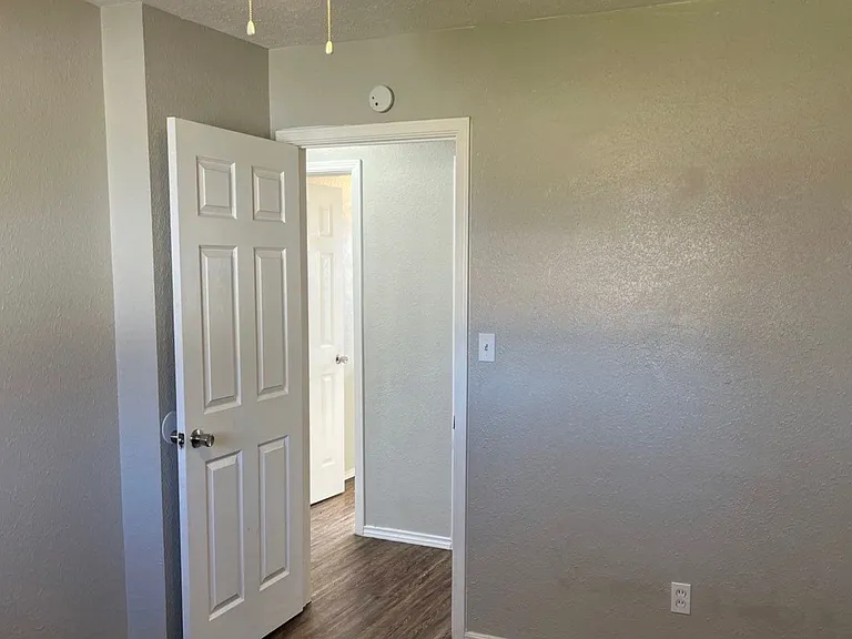 955 SW 4th Pl — Photo 26