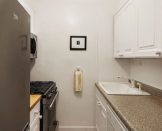 3rd image of 415 E 85th St APT 12A