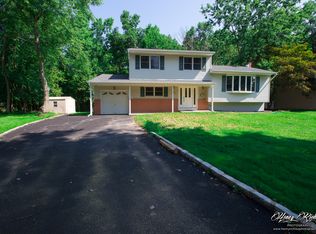 223 River Bend Rd, Berkeley Heights, NJ 07922