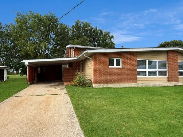 1512 Golfview Rd, Rantoul, IL 61866