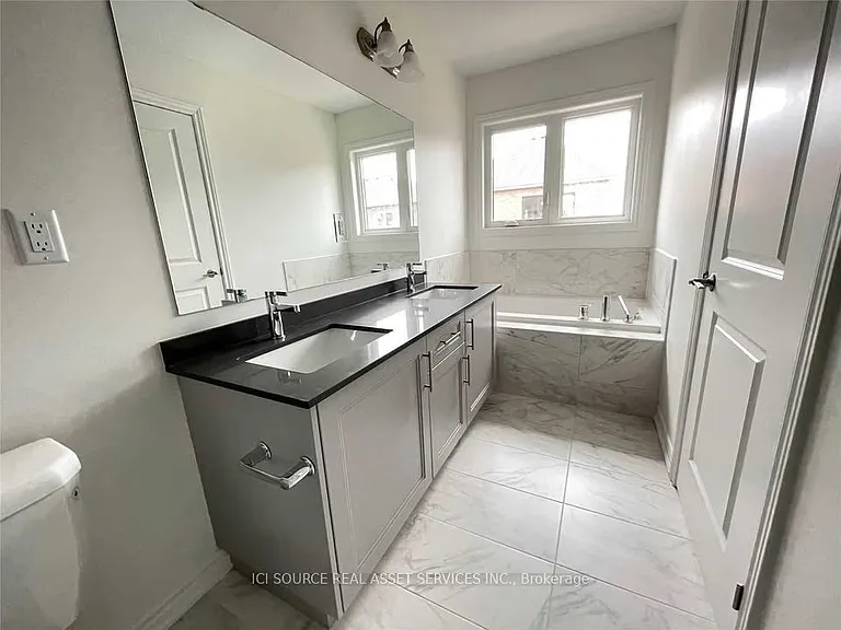 33 Macpherson St — Photo 14