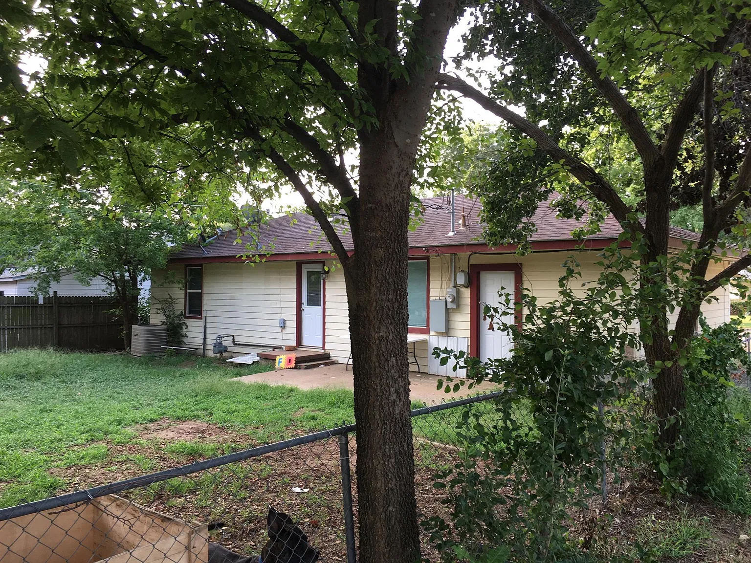 1414 Corinne Dr — Photo 2