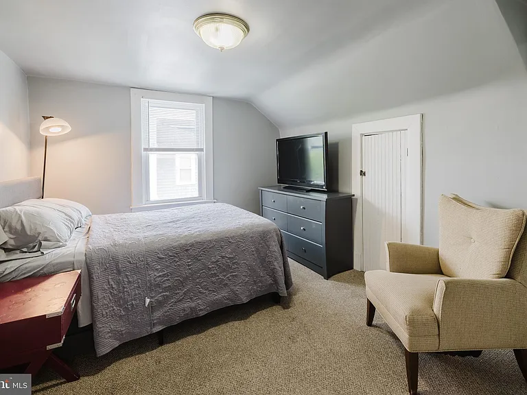 34 E Burke Ave — Photo 9