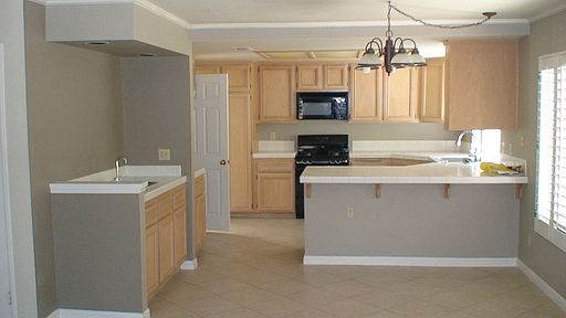 5th image of 26131 Camelot Ave