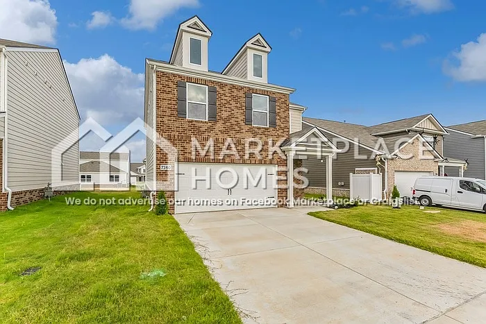 4 bed, 2.5 bath, 1821 sqft, $2,300 — Photo 2