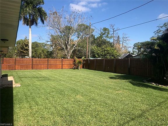 4th image of 27379 Pullen Ave