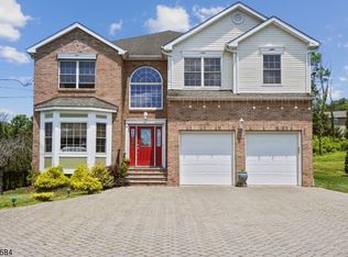 54 Horseneck Rd, Montville, NJ 07045