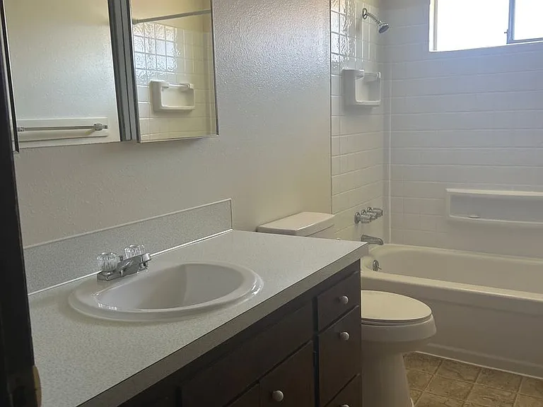 525 SE 24th Ave #1-42 — Photo 2