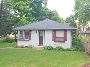 3275 Owasso Hgts Rd, Shoreview, MN 55126