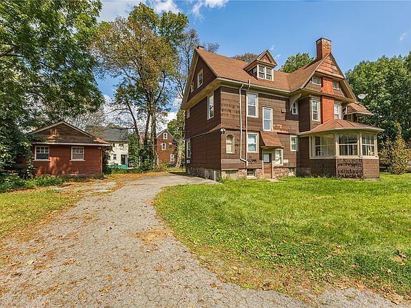 35th image of 33 Kenwood Ave