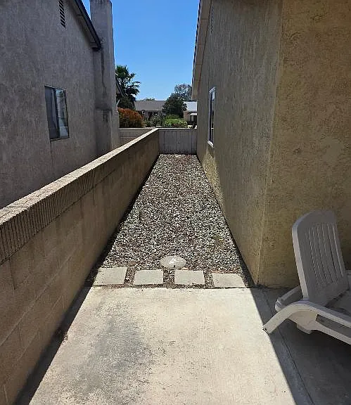 2208 El Grande St — Photo 4