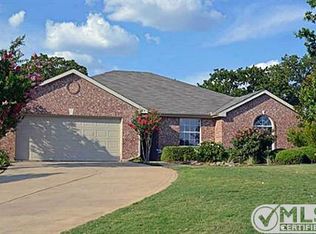 213 Jacinth Ln, Granbury, TX 76049