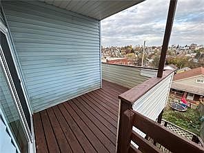2nd image of 615 Margaret St