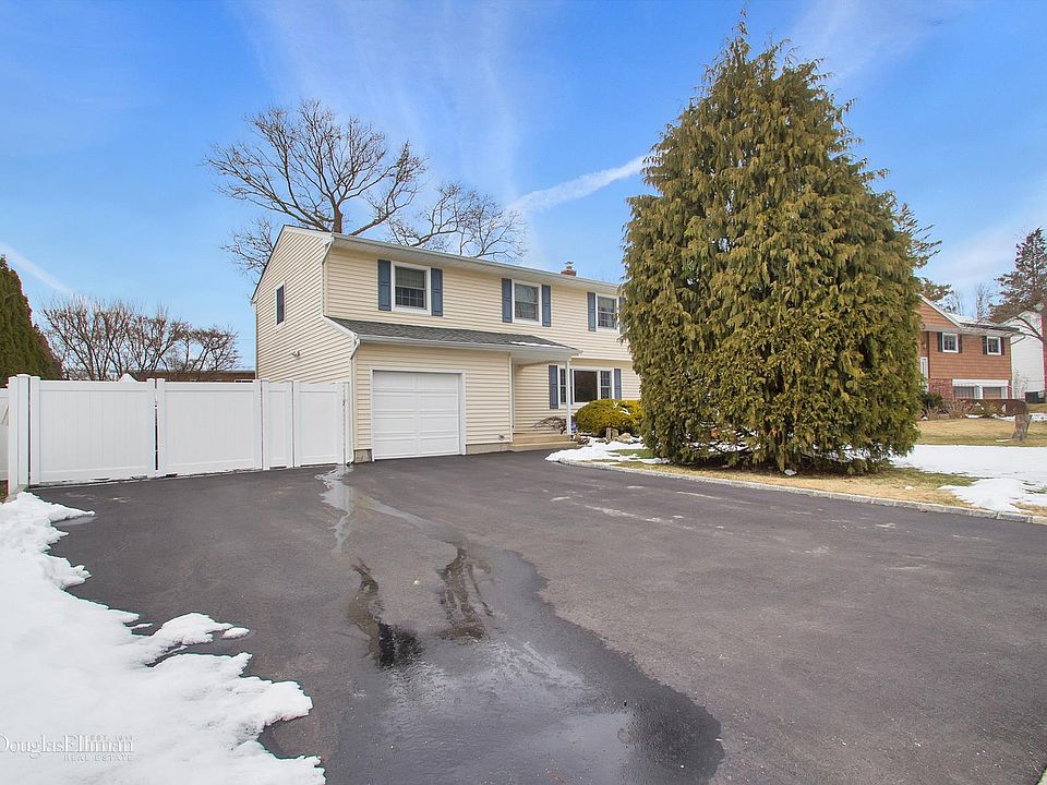 1st image of 18 Sterling Ln