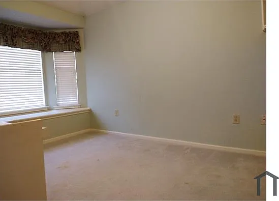 2312 Boardwalk Dr — Photo 9