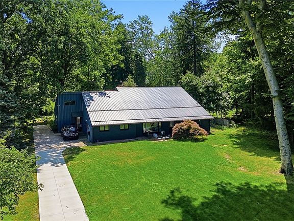 2nd image of 12866 Lake Shore Blvd
