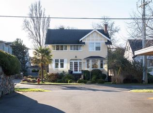 2663 Orchard Ave, Oak Bay, BC V8S 3B4