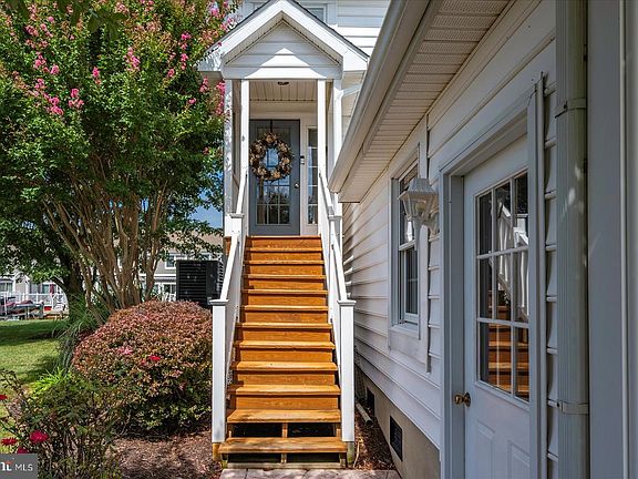 5th image of 13204 Stone Harbor Ln #206