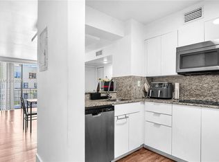 546 SW 1st St APT 204, Miami, FL 33130