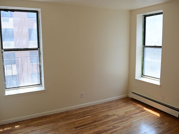 4th image of 514 Tinton Ave APT 1S