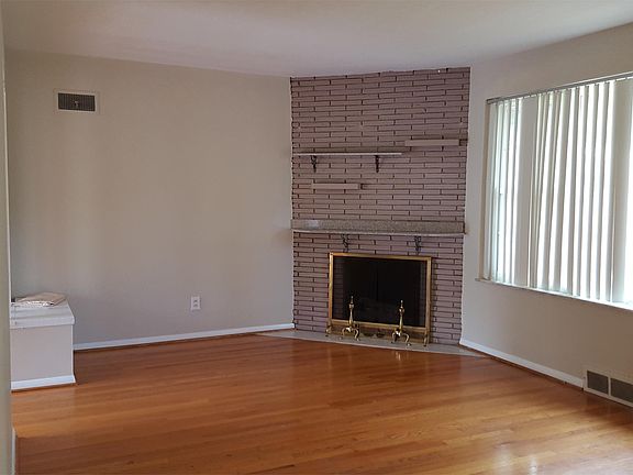 2nd image of 3850 Waco Dr