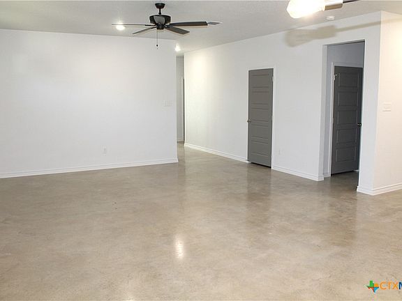 4th image of 2214 Wooster St