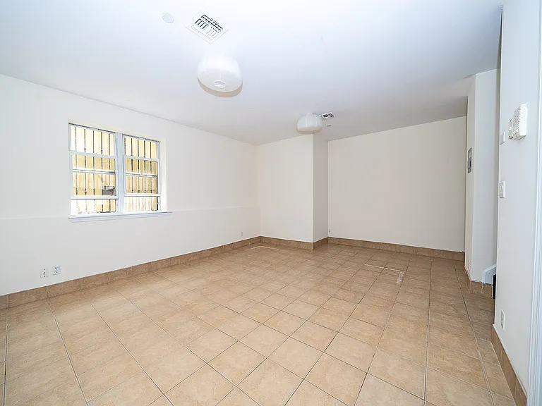 543 Kosciuszko St #1F — Photo 10