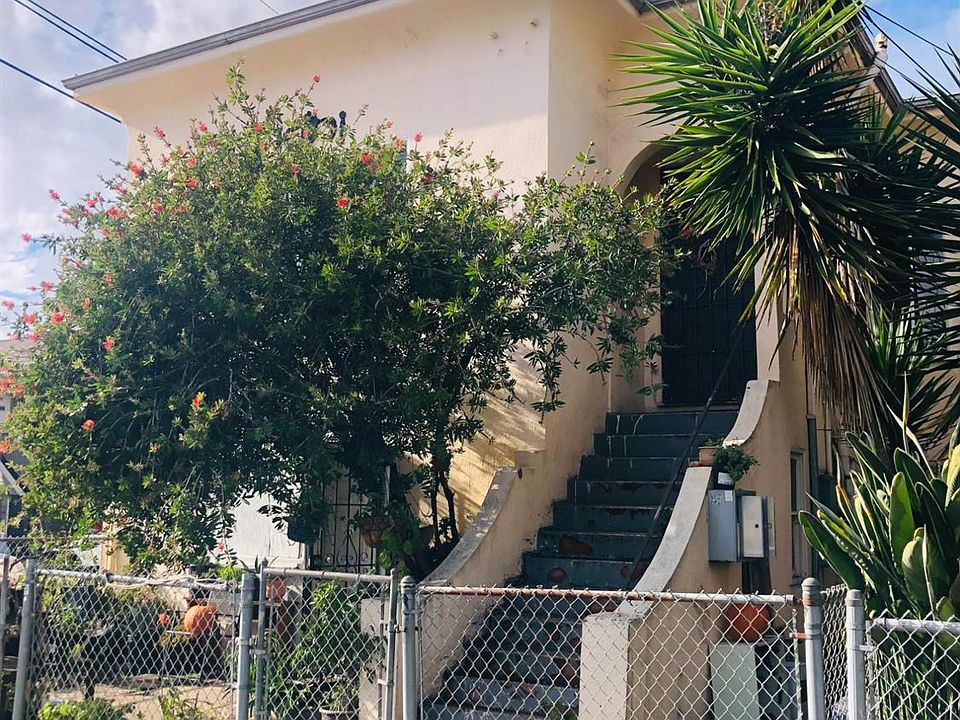 2nd image of 853 Willow St